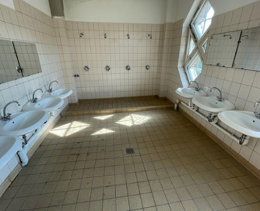 Doppelturnhalle Wasch- und Duschraum